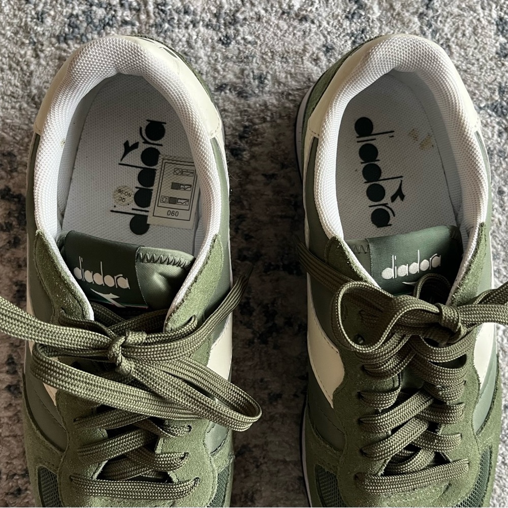 Diadora Green and White Sneakers Retro Design - Picture 4 of 13